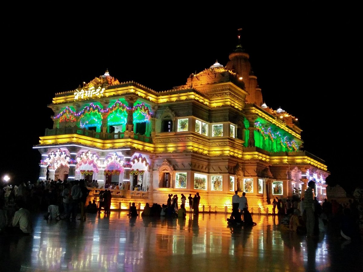 vrindavan by tempo traveller